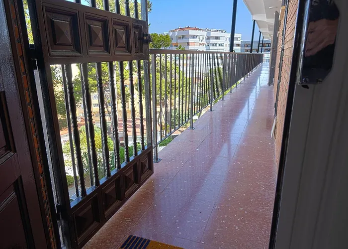 Céntrico Con Piscina Y Parking Apartamento